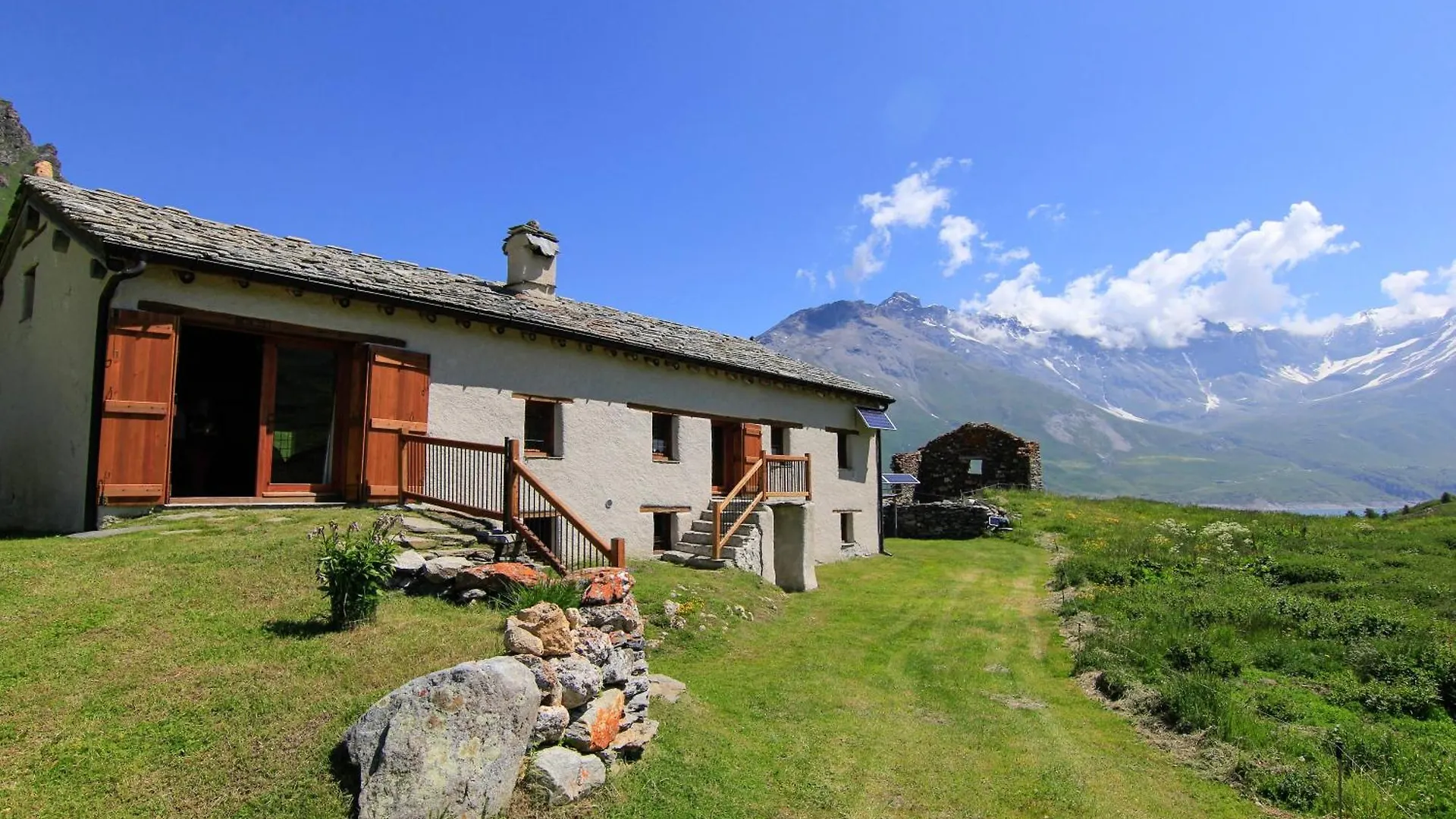 Chalet D'Alpage De Savalin A 2000 Metres D'Altitude Au Lac Du Mont-Cenis Val Cenis